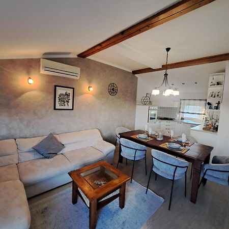Apartman Lucia Posedarje Exteriör bild
