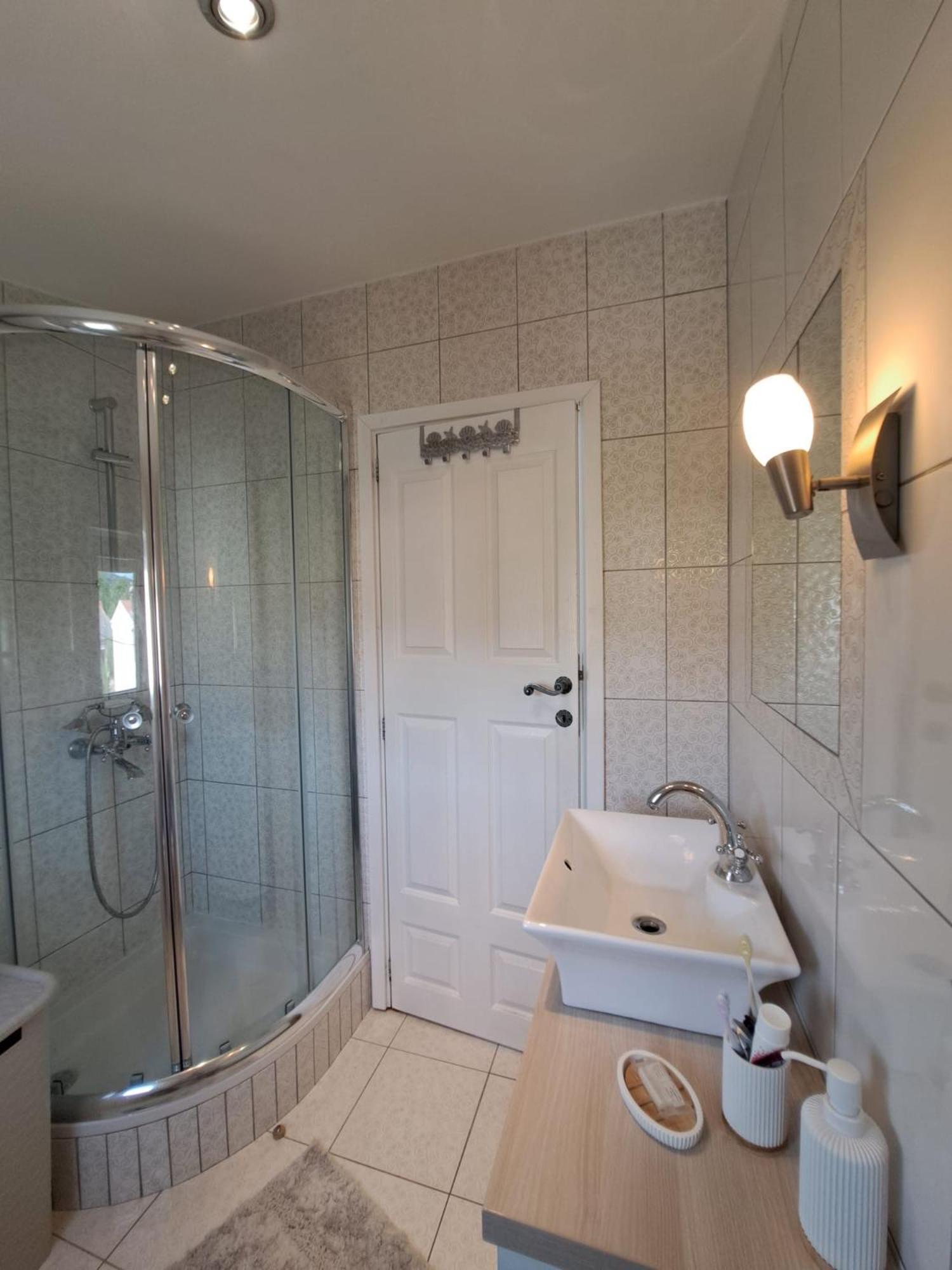 Apartman Lucia Posedarje Exteriör bild